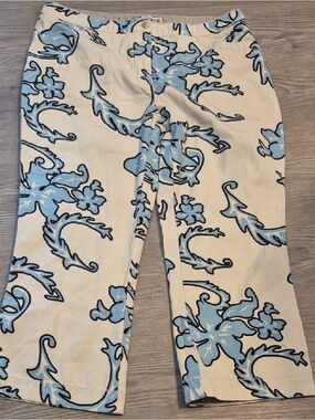 🛍️Le Coq Sportif Women's Capris - Cream and Blue Floral